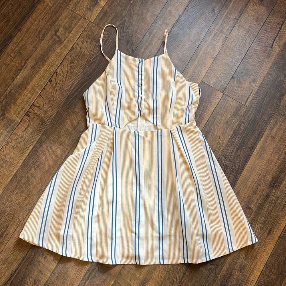 Front cut out striped dress
